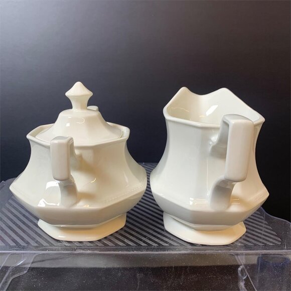 Johnson Bros Heritage White Sugar Bowl with Lid & Creamer Ironstone - Vintage - Picture 3 of 13